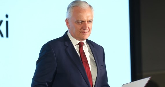 „To prawdopodobnie definitywne rozstanie się Donalda Tuska z polską polityką” - mówi wicepremier Jarosław Gowin o decyzji Tuska, że nie będzie startował w wyborach prezydenckich. „Tusk pozostanie niewykorzystaną szansą dla Polski, który jako polityk przedkładał interes własny nad dobro kraju” - dodał.