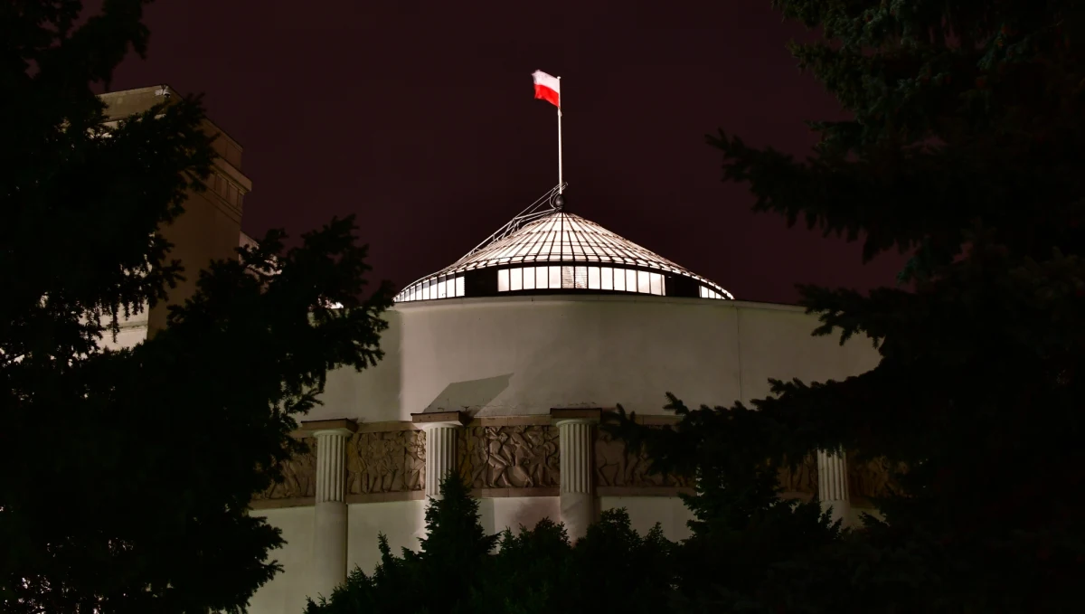 Lider PO Grzegorz Schetyna, szef SLD Włodzimierz Czarzasty i prezes PSL Władysław Kosiniak-Kamysz spotkali się we wtorek ws. obsady prezydium Senatu. Z informacji przekazanych PAP przez szefa Sojuszu wynika, że nie doszło do żadnych wiążących ustaleń, a rozmowy mają być kontynuowane.