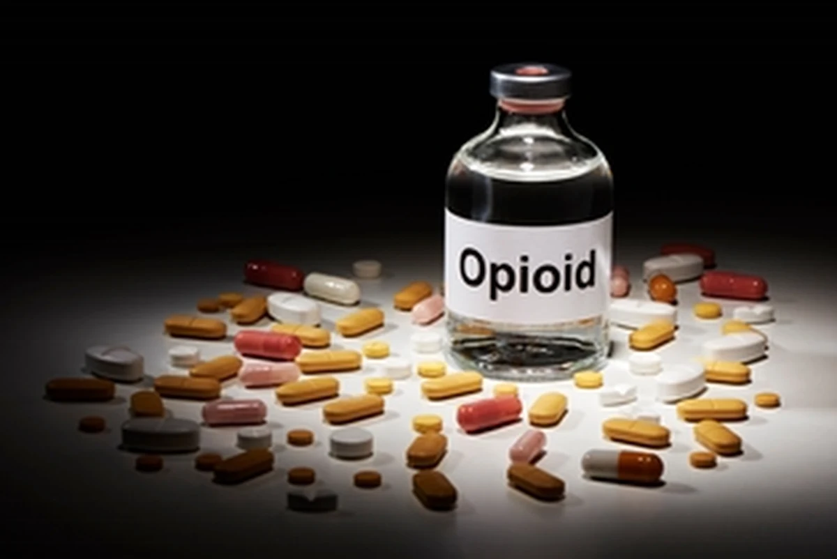 Dziewięć osób zostało skazanych w Chinach za przemyt fentanylu do USA. Jeden z przemytników został skazany na karę śmierci w zawieszeniu, a jego dwóch wspólników na dożywocie. Fenantyl jest opioidem 50-krotnie silniejszym od heroiny.