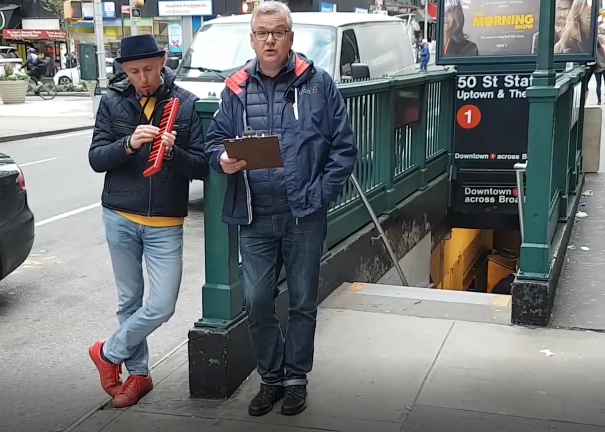 Po tym jak pojawiły się w filmie „Joker”, schody z Bronksu stały się jedną z podstawowych atrakcji turystycznych Nowego Jorku. One też miały być inspiracją do specjalnego, nowojorskiego wydania "Piosenki z Prawdziwego Zdarzenia". 