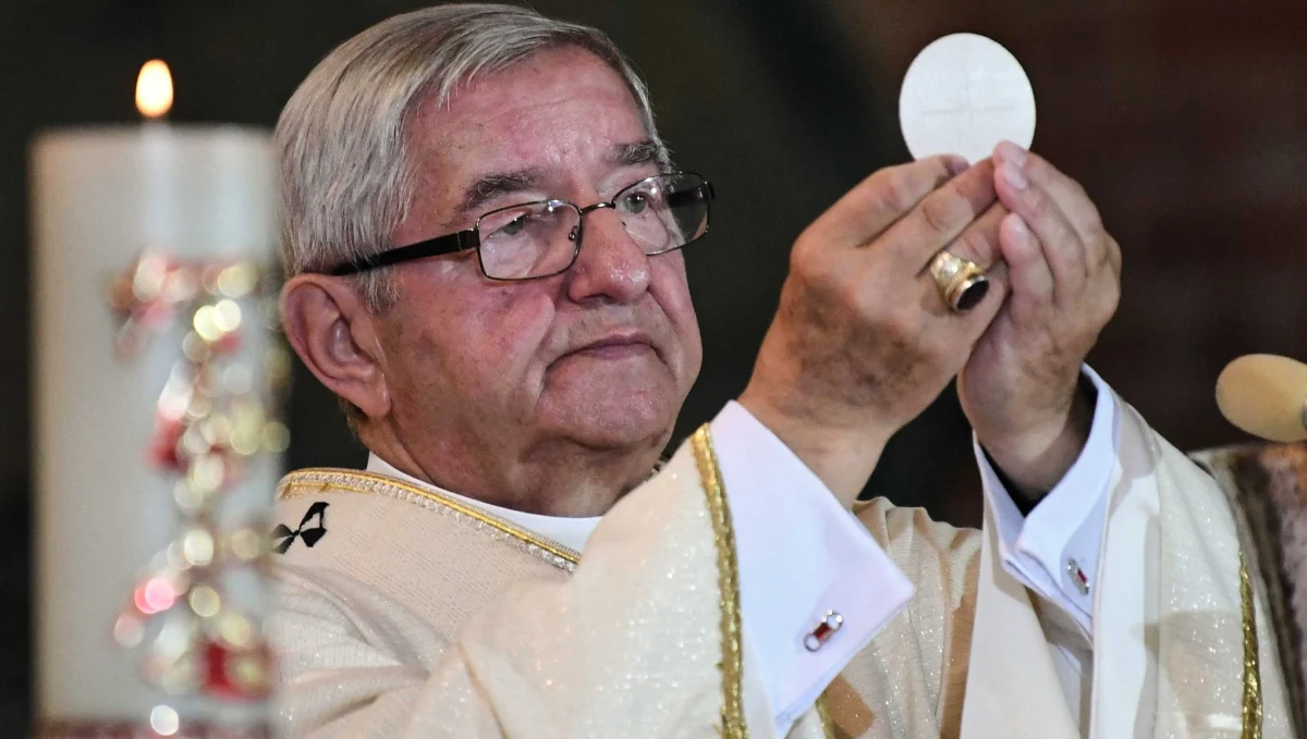 Publiczne poniżanie, mobbing, a wręcz psychiczne znęcanie się nad podwładnymi - takie zarzuty względem metropolity gdańskiego abpa Sławoja Leszka Głódzia stawiają duchowni z Trójmiasta. O to, jaki faktycznie jest hierarchia, Interia zapytała byłego prezydenta, Aleksandra Kwaśniewskiego, który miał z nim kontakt w czasie swojej prezydentury.