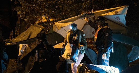 Francuska policja ewakuowała migrantów i uchodźców z dwóch dzikich obozów położonych na obrzeżach Paryża. W sumie przeniesionych zostało 1 600 osób. Szef francuskiego MSW Christophe Castaner zapowiedział, że operacje takie będą kontynuowane.