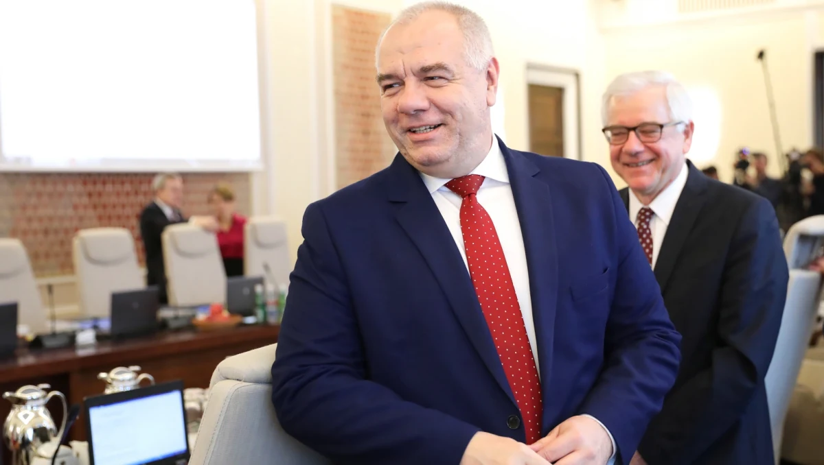 Jacek Sasin jest kandydatem na wicepremiera i ministra do spraw nadzoru właścicielskiego, ale ta nazwa zostanie jeszcze ostatecznie uzgodniona - poinformował w piątek premier Mateusz Morawiecki.