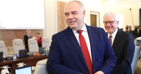 Jacek Sasin jest kandydatem na wicepremiera i ministra do spraw nadzoru właścicielskiego, ale ta nazwa zostanie jeszcze ostatecznie uzgodniona - poinformował w piątek premier Mateusz Morawiecki.