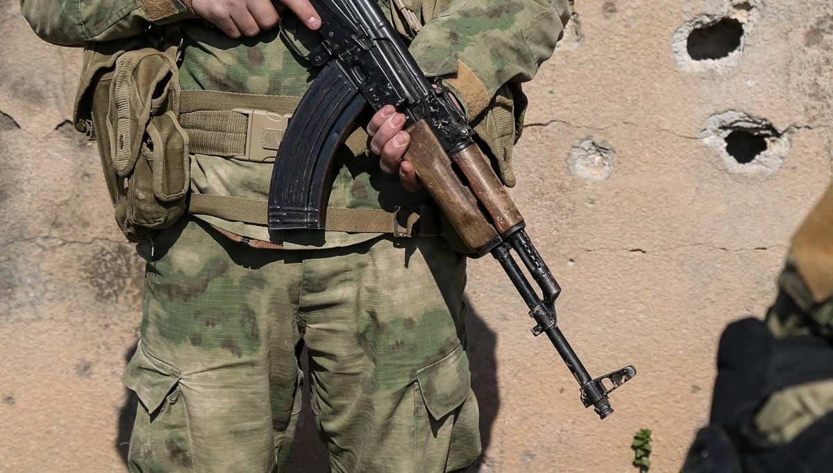 Specjalny sąd w Paryżu skazał Chasanbeka Turczajewa na dziesięć lat więzienia. Czeczen, naturalizowany w 2008 roku we Francji, został oskarżony o pełnienie roli emira grupy dżihadystów w Syrii w 2013 i 2014 roku. 