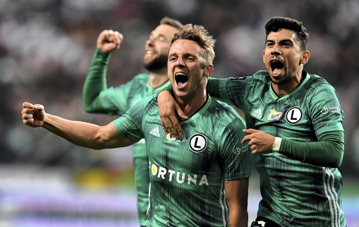 12 bramek zdobyli piłkarze Legii w dwóch ostatnich meczach na własnym stadionie. Po zwycięstwie 7:0 z Wisłą Kraków 27 października, w sobotę wygrała z Górnikiem Zabrze 5:1 i wróciła na pierwsze miejsce w tabeli.