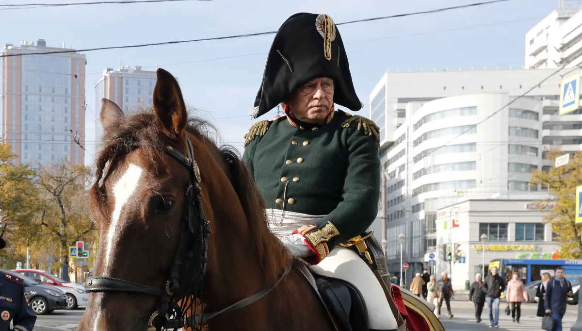 ​"Nawet Dostojewski by tego nie wymyślił" - tak rosyjskie media komentują głośną sprawę morderstwa studentki w Petersburgu. Zabójca, Oleg Sokołow - uznany profesor państwowego uniwersytetu, odznaczony m.in. przez prezydenta Francji - przyznał się do winy. Na jaw wychodzą jednak kolejne mroczne fakty z jego przeszłości.