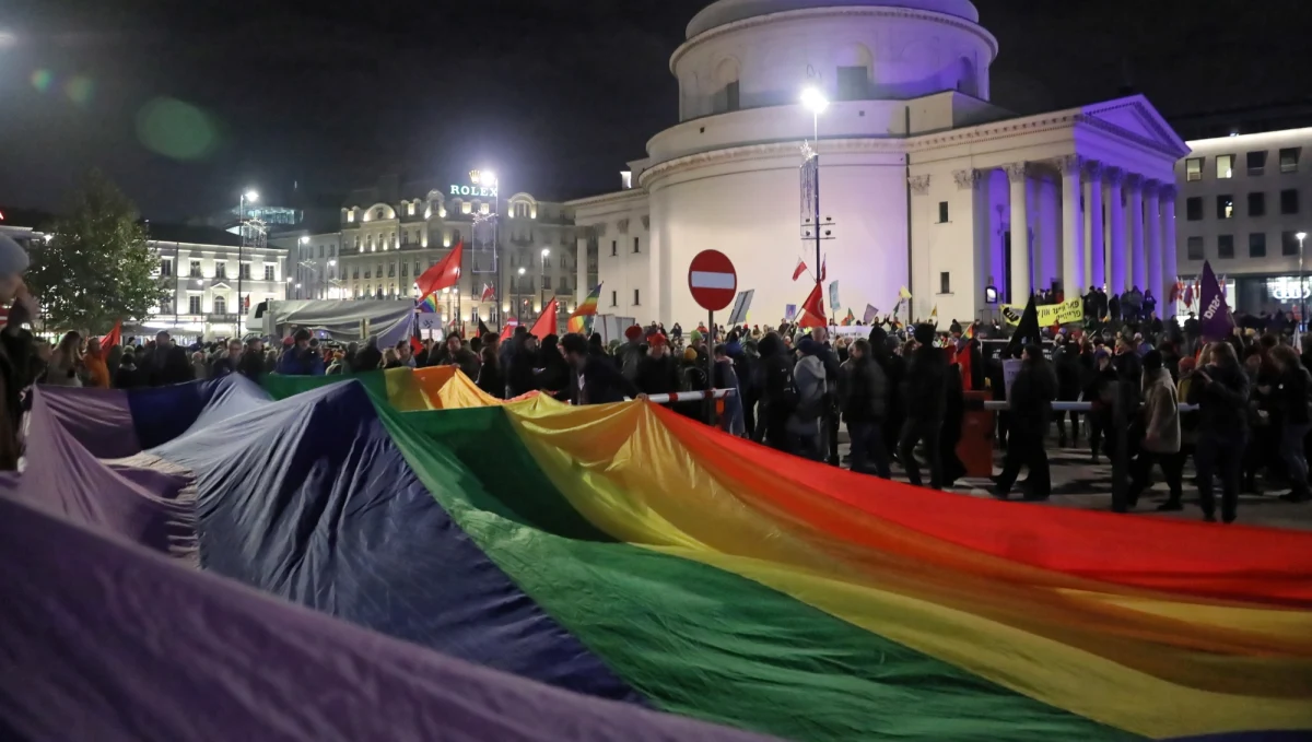 Marsz Antyfaszystowski, który po godz. 14 wyruszył z pl. Unii Lubelskiej dotarł do pl. Trzech Krzyży. Zgromadzenie zostało zakończone. Na placu trwa jeszcze koncert.