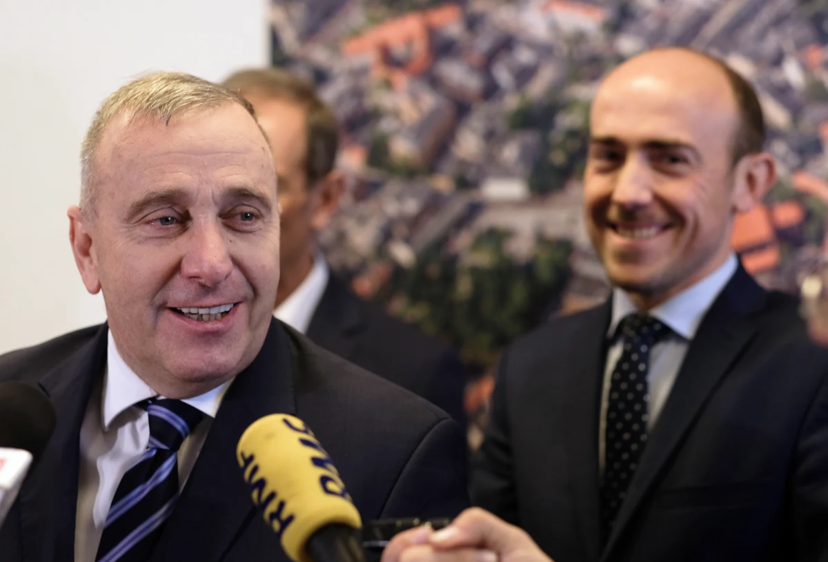 W Sejmie zebrali się senatorowie Koalicji Obywatelskiej, którzy spotykają się liderem Platformy Obywatelskiej Grzegorzem Schetyną.