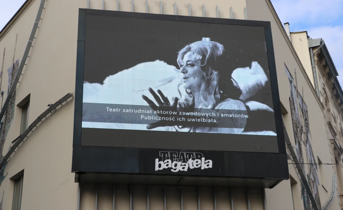 Nie nam oceniać, czy zarzuty ws. dyrektora są słuszne. Poprosiliśmy go, aby na czas ich wyjaśnienia nie pełnił funkcji - poinformowała zastępczyni dyrektora ds. literackich i organizacyjnych Teatru Bagatela w Krakowie Renata Derejczyk.