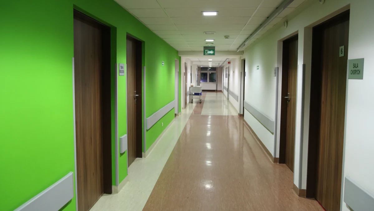 Dwóch 15-latków zostało rannych w wyniku pożaru, do jakiego doszło w warsztacie samochodowym, gdzie poszkodowani odbywali naukę zawodu - poinformowała Patrycja Kaszuba z policji w Brzegu.