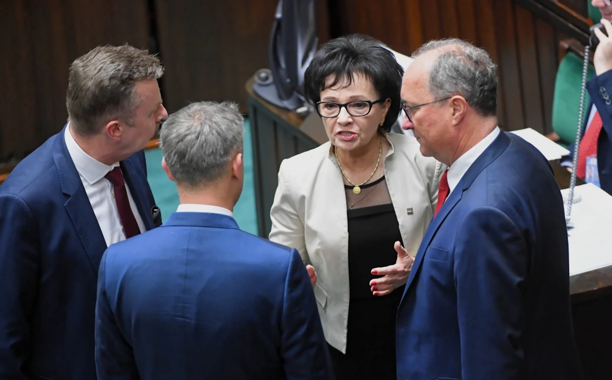 ​Posłowie Sejmu IX kadencji wybrali wicemarszałków izby niższej. Zostali nimi Ryszard Terlecki, Małgorzata Gosiewska, Włodzimierz Czarzasty, Małgorzata Kidawa-Błońska i Piotr Zgorzelski. Bez swojego przedstawiciela w Prezydium Sejmu będzie koło Konfederacji.