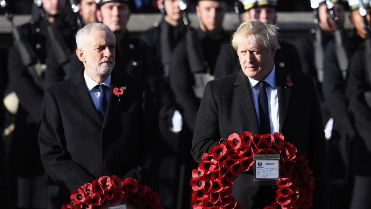 Na równo miesiąc przed wyborami do brytyjskiej Izby Gmin utrzymuje się przewaga rządzącej Partii Konserwatywnej nad opozycyjną Partią Pracy, ale nie jest ona na tyle duża, by przesądzać o wyniku. Rośnie za to dystans między tymi dwoma ugrupowaniami a resztą.