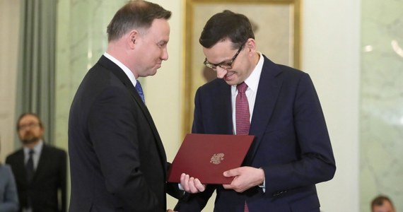 Prezydent Andrzej Duda przyjął we wtorek dymisję rządu premiera Mateusza Morawieckiego i jednocześnie powierzył mu pełnienie obowiązków do czasu powołania nowego rządu.