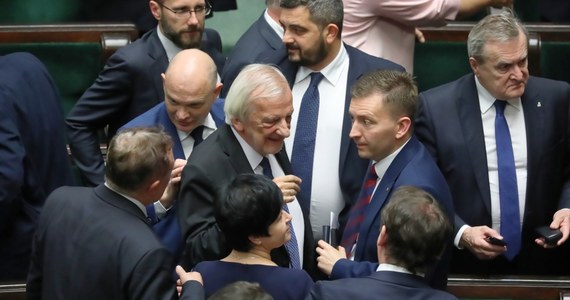 ​Sejm, który wznowi obrady w środę o godz. 17.30, wybierze składy osobowe komisji - poinformowała wicemarszałek Sejmu Małgorzata Kidawa-Błońska po posiedzeniu Prezydium izby. W środę ma być też znany termin exposé premiera Mateusza Morawieckiego.