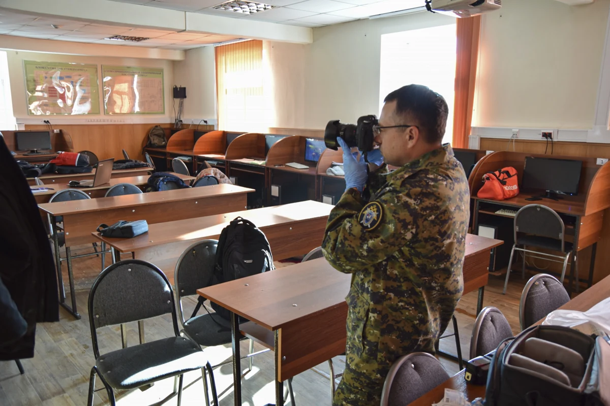 Do strzelaniny doszło w szkole gospodarki komunalnej w Błagowieszczeńsku, głównym mieście obwodu amurskiego na Dalekim Wschodzie Rosji. Sprawcą był 19-letni uczeń. Jak poinformowało MSW, zginęły dwie osoby, w tym napastnik. Trzy kolejne osoby są ranne.
