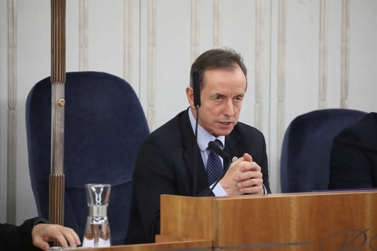 "Nie będzie obstrukcji, ale Senat nie będzie już "na pstryknięcie" w gotowości” - tak mówi marszałek Senatu Tomasz Grodzki, pytany o tempo prac nad ustawą PiS-u o zniesieniu limitu składek na ZUS. W środę do Sejmu wpłynął projekt likwidujący tzw. 30-krotność składek emerytalnych i PiS chce nad nim pracować już w przyszłym tygodniu, mimo sprzeciwu koalicjanta Porozumienia Jarosława Gowina. 