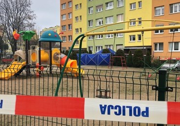 Konin: Policjant śmiertelnie postrzelił 21-latka. Tuż obok jest plac zabaw