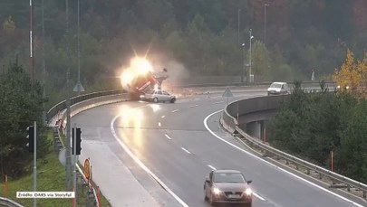 Wstrząsające nagranie z wypadku na obwodnicy Lublany. Cysterna spadła z wiaduktu