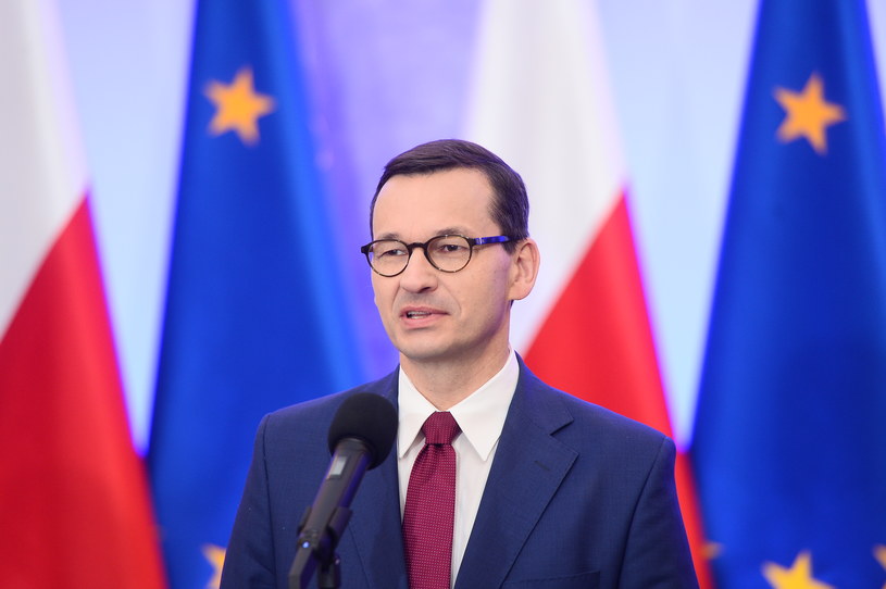 Premier Mateusz Morawicki podziękował osobom decyzyjnym w Netfliksie za szybkie zajęcie się związanymi z Polską nieścisłościami w jednym z seriali platformy streamingowej.