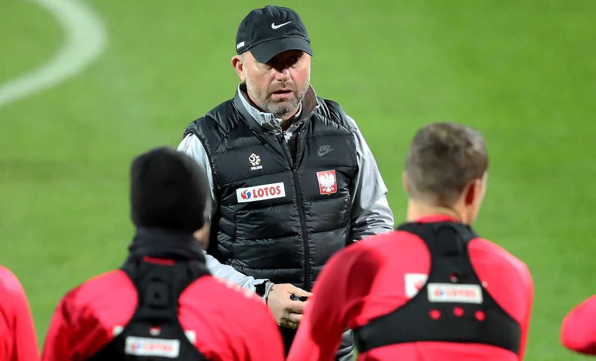 Piłkarska reprezentacja Polski przygotowuje się do sobotniego meczu z Izraelem. Trener Jerzy Brzęczek zapewnił, że sytuacja polityczna w kraju gospodarzy nie wpłynęła na przygotowania do spotkania. "Przekaz medialny jest inny niż rzeczywistość" - zaznaczył. We wtorek ostrzelano terytorium Izraela ze Strefy Gazy.