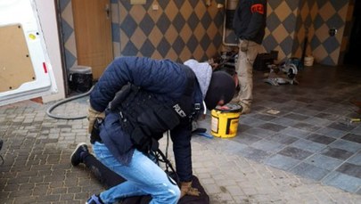 Na koncie mają napady "na policjanta" i podpalenie klubu w Warszawie. Policja rozbiła gang