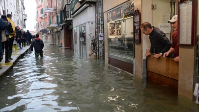 Piąty dzień z rzędu Wenecja walczy ze skutkami powodzi