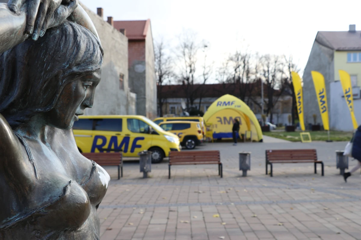 Mówią, że Andrychów to miejsce utkane z atrakcji. I dobrze mówią, bo nie dość, że miasto od wieków tkactwem stoi, to atrakcji jest tak gęsto, jak nici w perkalu. Dziś w cyklu „Twoje Miasto w Faktach RMF FM” odkrywaliśmy tajemnice Andrychowa.