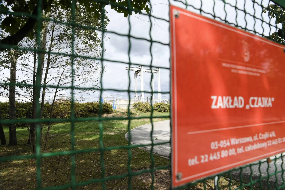 Ścieki z lewobrzeżnej Warszawy znowu płyną do oczyszczalni Czajka pod dnem Wisły. Zakończyła się operacja przepięcia systemu rurociągów i nieczystości. Z alternatywnego przesyłu na moście pontonowym, skierowano je do naprawionych kolektorów ściekowych. 
