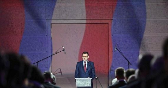 "W 1989 r. spełniły się nasze marzenia o wolności i demokracji. Dziś wciąż są kraje walczące o te same prawa, dlatego podkreślamy znaczenie rozszerzania UE, jej politykę sąsiedztwa i misji międzynarodowej" - mówił premier Mateusz Morawiecki w Pradze podczas obchodów 30. rocznicy aksamitnej rewolucji.