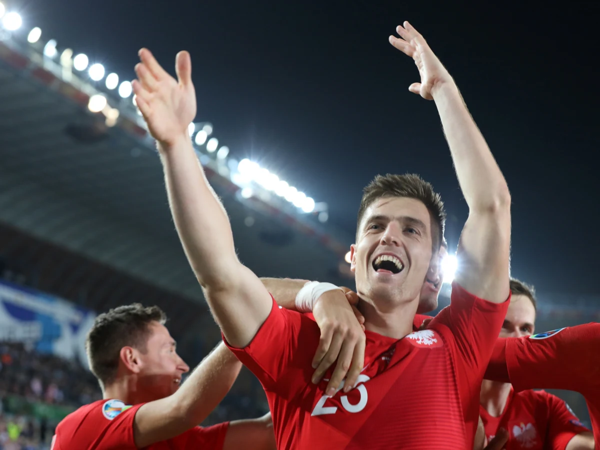 "We wtorek zagramy ze Słowenią, to będzie taka puenta tych eliminacji mistrzostw Europy, czeka nas kolejne piłkarskie święto" – powiedział wiceprezes do spraw szkoleniowych PZPN Marek Koźmiński.