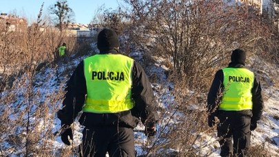 Zaciągnął ojca do auta i odjechał. Akcja policji w Świętokrzyskiem