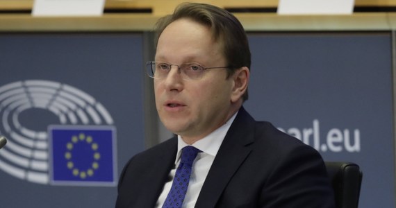 Węgierski kandydat na komisarza Oliver Varhelyi dostał zielone światło od koordynatorów komisji spraw zagranicznych do zasiadania w Komisji Europejskiej - podało PAP źródło z Parlamentu Europejskiego. 