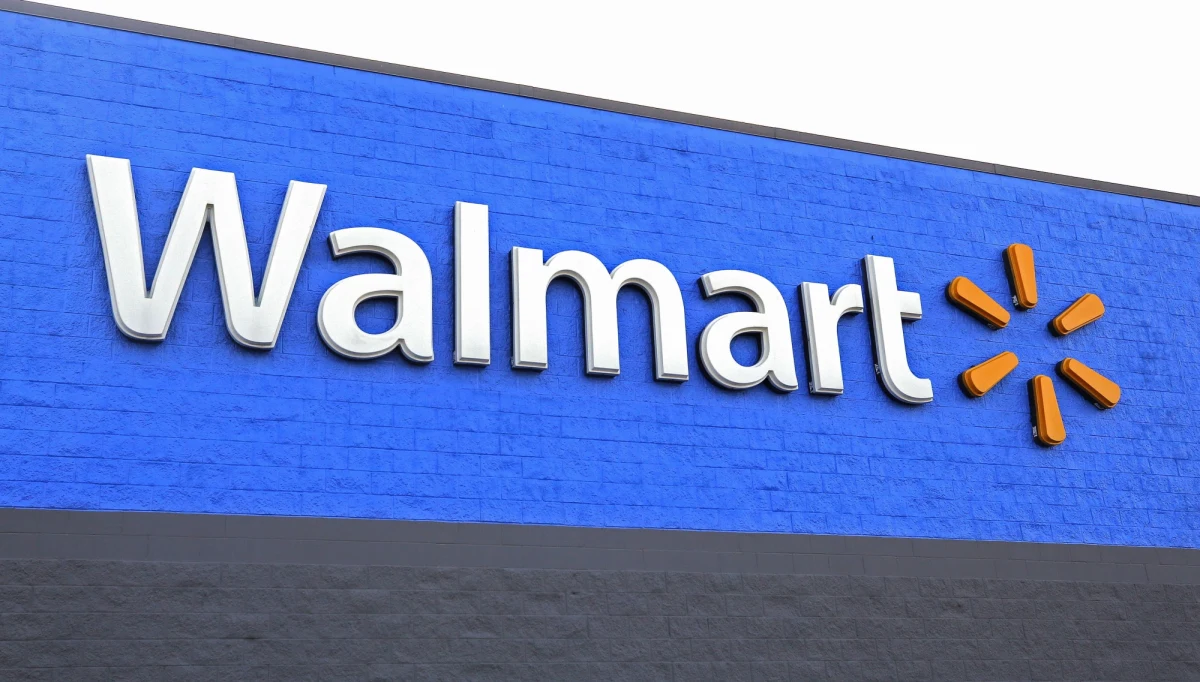 Atak przed supermarketem Walmart w Duncan w stanie Oklahoma. Jak podają amerykańskie media, napastnik uzbrojony w pistolet zastrzelił dwie osoby, a następnie popełnił samobójstwo.