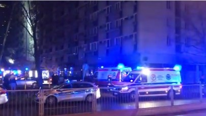 Warszawa: Nocny pożar bloku przy ul. Grzybowskiej. Ewakuowano 83 osoby