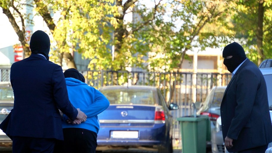 Planowali wyłudzić 100 mln złotych. CBA zatrzymało trzy osoby