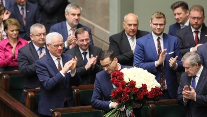 Rząd Morawieckiego z wotum zaufania. "Za" zagłosowało 2 posłów KO
