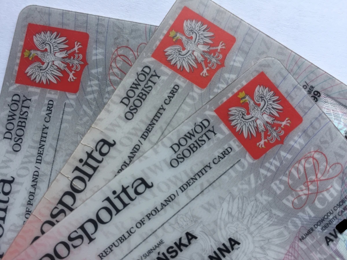 PESEL, imię i nazwisko i adres zamieszkania to wystarczające dane, by ktoś spróbował wyłudzić na nie kredyt - przypomina ChronPESEL.pl, partner Krajowego Rejestru Długów. Dodano, że placówki medyczne są - po instytucjach finansowych - drugim, najczęściej wybieranym celem ataków hakerskich.