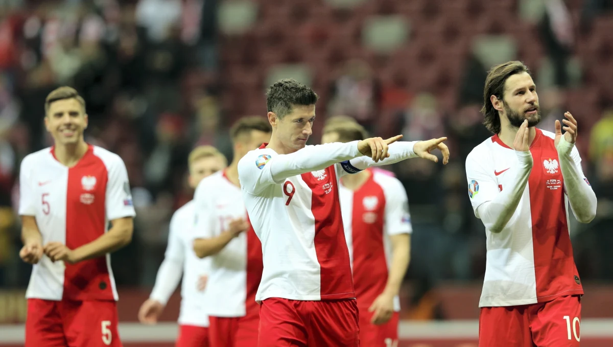 Zakończyły się eliminacje do mistrzostw Europy. Reprezentacja Polski wygrała swoja grupę i już wie, w którym koszyku się znajdzie. Na kogo w fazie grupowej mogą trafić kadrowicze Jerzego Brzęczka?