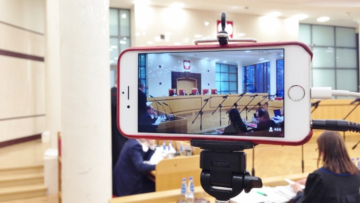 Prawo i Sprawiedliwość wycofało kandydaturę Roberta Jastrzębskiego do Trybunału Konstytucyjnego - potwierdziło Centrum Informacyjne Sejmu. Co ciekawe, posłowie PiS, którzy go poparli, sami nie wiedzą, dlaczego ich partia wycofała się z tego pomysłu.