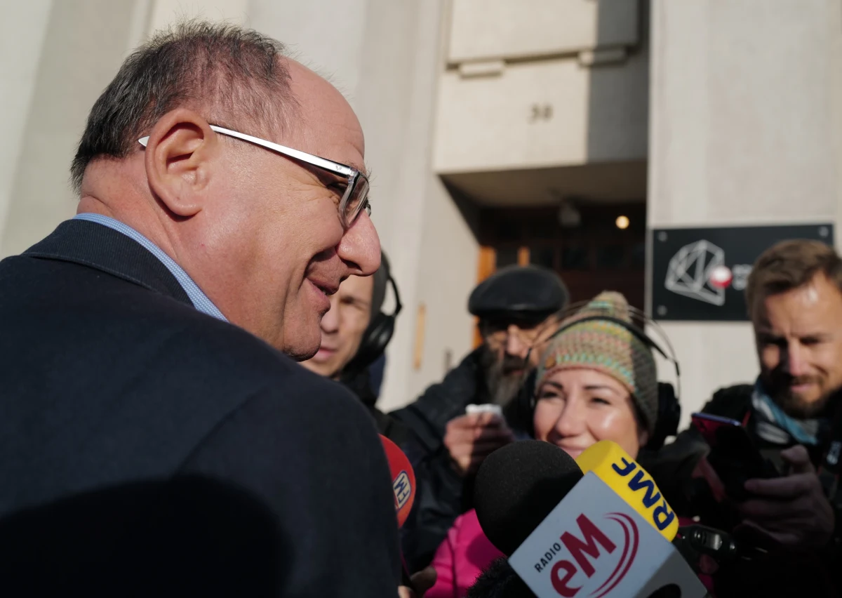 Ruszyły rozmowy związkowców z Polskiej Grupie Górniczej z zarządem na temat podwyżek. Związki zawodowe domagają się wzrostu płac o 12 procent. Ostrzegają, że jeśli nie dojdzie do porozumienia, będzie spór zbiorowy. Powołują się też na zaplanowany na ten rok zysk spółki.