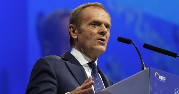 Donald Tusk staje na czele Europejskiej Partii Ludowej: podczas kongresu w Zagrzebiu szefa Rady Europejskiej - który był jedynym kandydatem na stanowisko szefa EPL - poparło w głosowaniu 93 procent działaczy ugrupowania. Wcześniej Tusk wygłosił przemówienie, w którym m.in. zagrzewał polityków europejskiej centroprawicy do przeciwstawienia się "nieodpowiedzialnym populistom" i ogłosił: "Mam dość bycia głównym europejskim biurokratą. Jestem gotowy do walki".