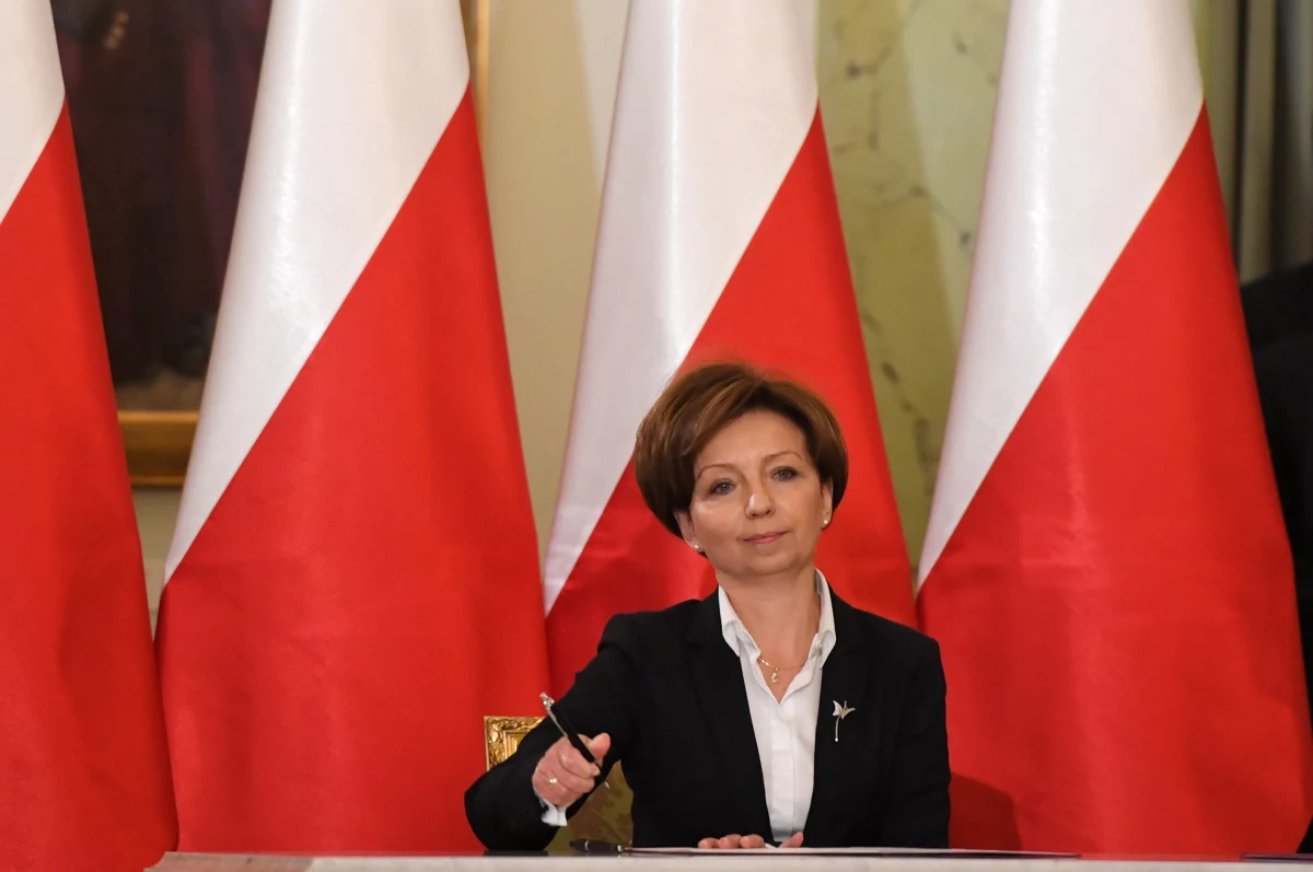 Marlena Maląg – obecna minister rodziny, pracy i polityki społecznej - złamała przepisy kodeksu pracy, gdy pełniła funkcje prezesa spółdzielni oświatowej i dyrektora liceum ogólnokształcącego w Ostrowie Wielkopolskim (przestała je sprawować w 2011 r.) – podał czwartkowy "DGP".