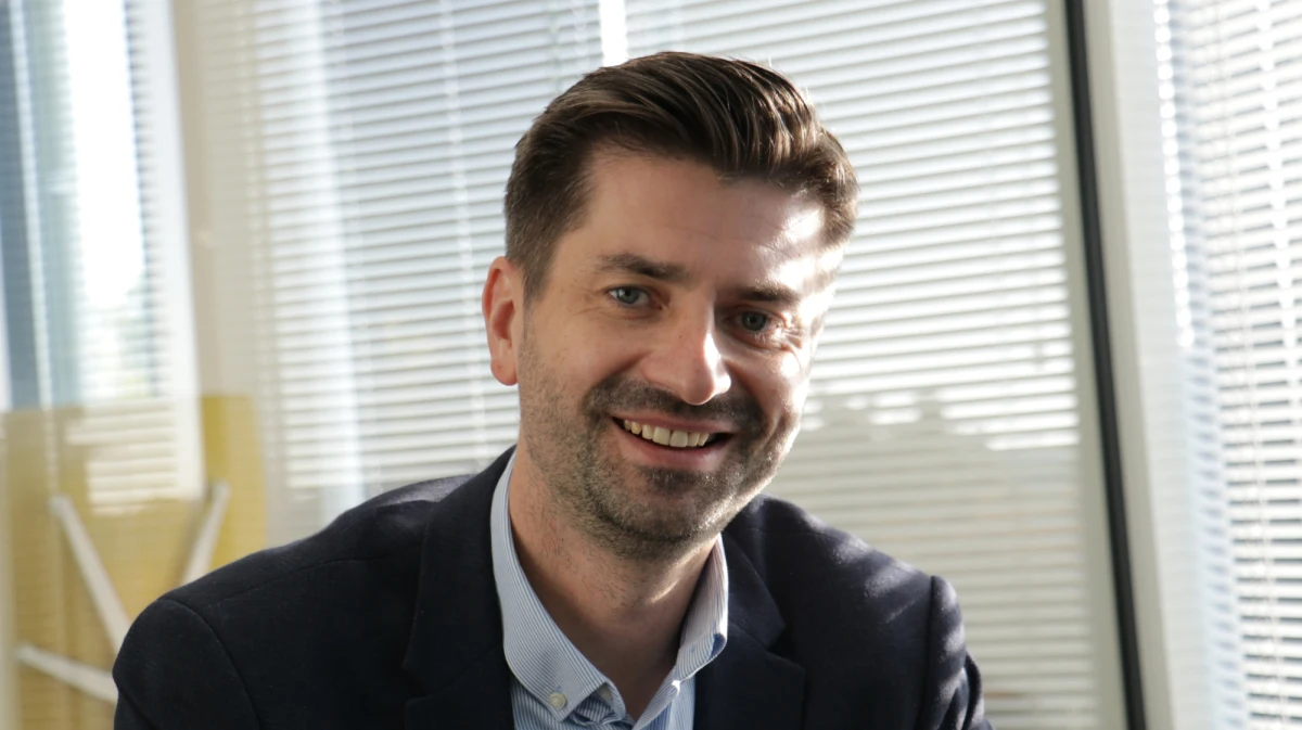 Inicjator parlamentarnego zespołu ds. równouprawnienia społeczności LGBT Krzysztof Śmiszek zadeklarował, że w ciągu kwartału chciałby wypracować i przedstawić w Sejmie projekty ustaw dotyczące związków partnerskich oraz równości małżeńskiej. 