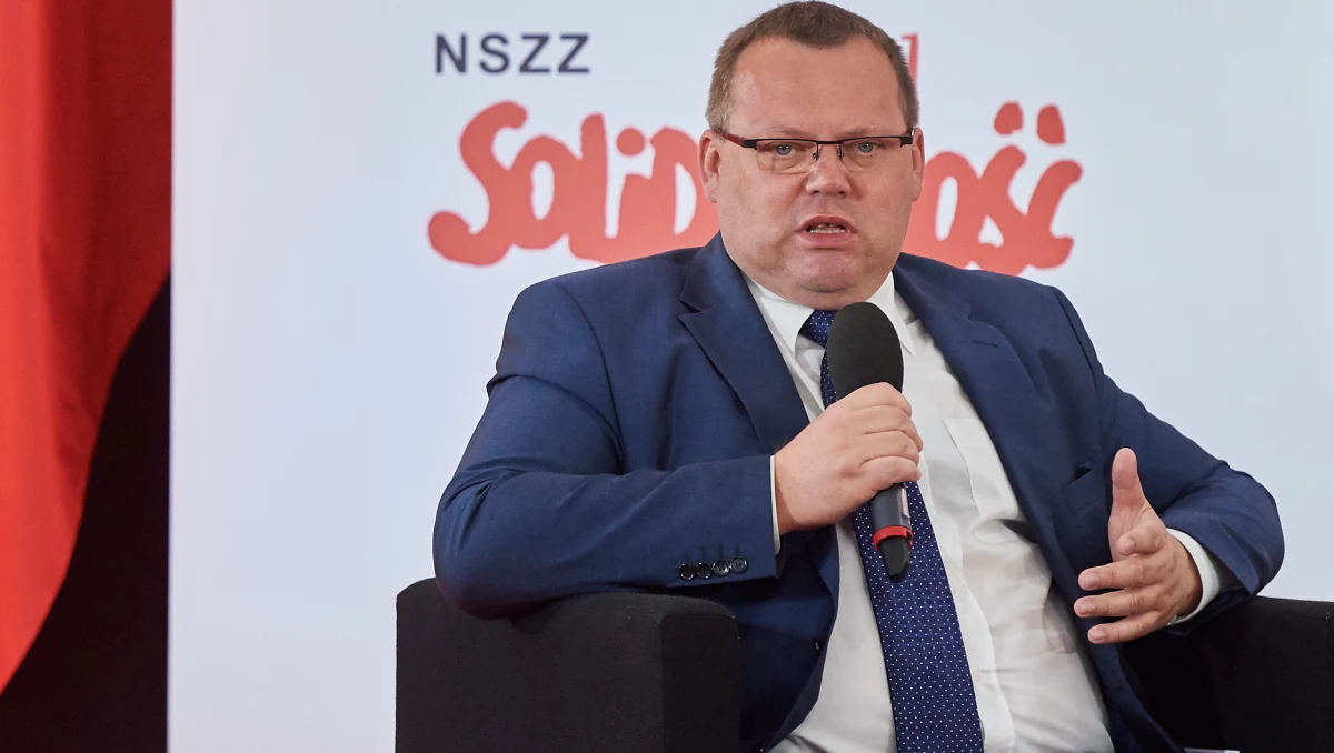 Jest nowy kandydat Prawa i Sprawiedliwości na sędziego Trybunału Konstytucyjnego - to Jakub Stelina, profesor Uniwersytetu Gdańskiego i dziekan tamtejszego Wydziału Prawa i Administracji. Kandydatura pojawiła się w ostatnich minutach i wywołała zakłopotanie w Krajowej Radzie Sądownictwa.