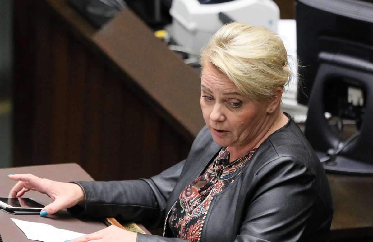 ​"Czuję jakbym cały czas była w Sejmie na proteście dla tych osób z niepełnosprawnościami, to ludzie bardzo pokrzywdzeni w naszym kraju" - mówi w rozmowie z Onetem posłanka Koalicji Obywatelskiej Iwona Hartwich. Wczoraj komisja finansów publicznych głosami Prawa i Sprawiedliwości przegłosowała projekt ustawy, według którego 13. emerytura ma być finansowana ze środków Funduszu Solidarnościowego.