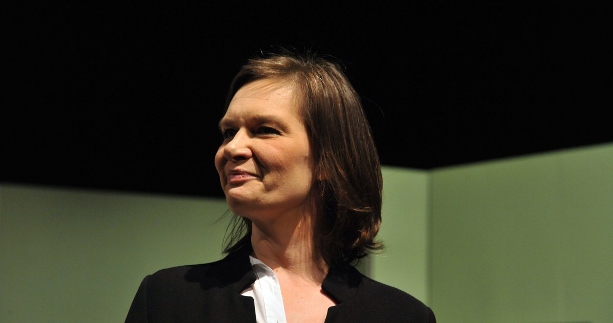 Urodziła się, gdy ojciec był na scenie. Musiała nauczyć się niezależności