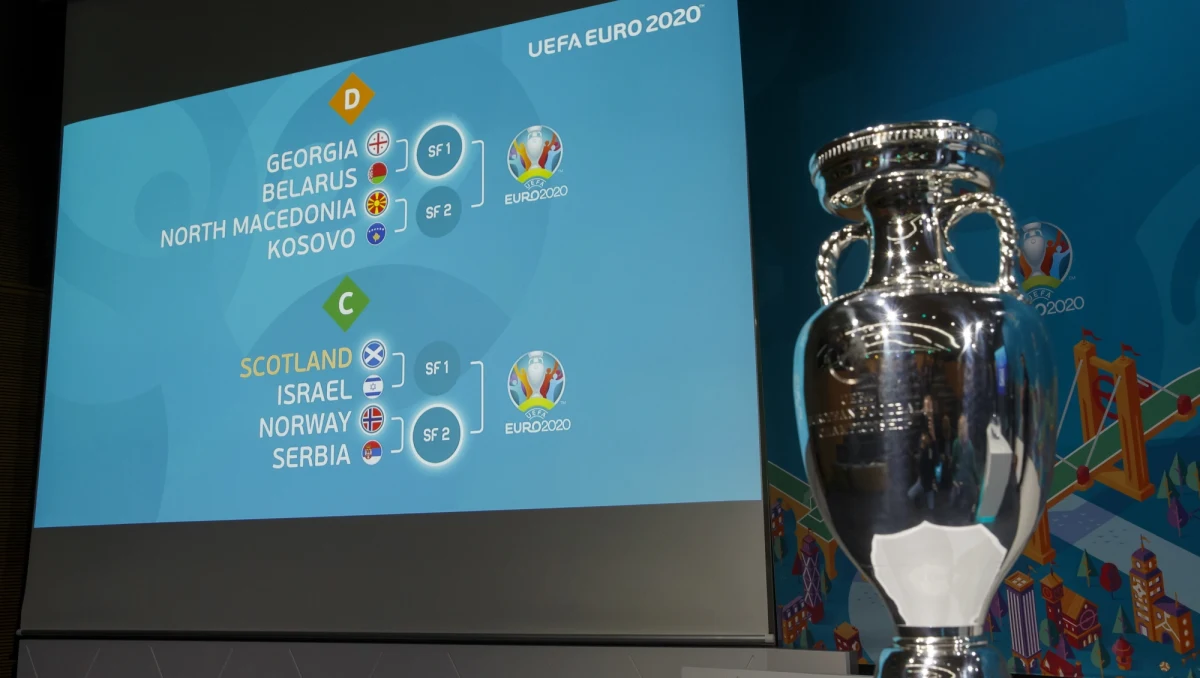 Islandia zagra z Rumunią w najciekawszej półfinałowej parze baraży o awans do przyszłorocznych mistrzostw Europy. Losowanie odbyło się w piątek w Nyonie. Czterej zwycięzcy marcowych rozgrywek zapewnią sobie awans do turnieju finałowego.