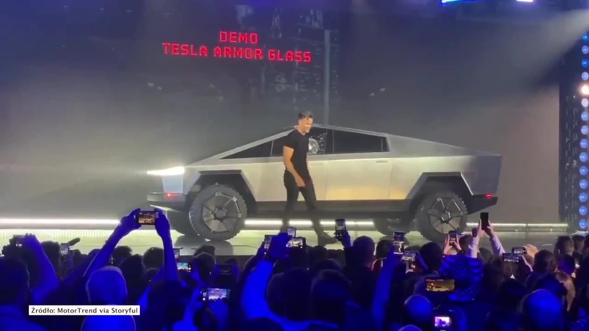 Wpadka Tesli podczas prezentacji elektrycznego samochodu pancernego. Podczas pokazu projektant auta wybił szybę... metalową kulką. Prezentacja odbyła się w Kalifornii.