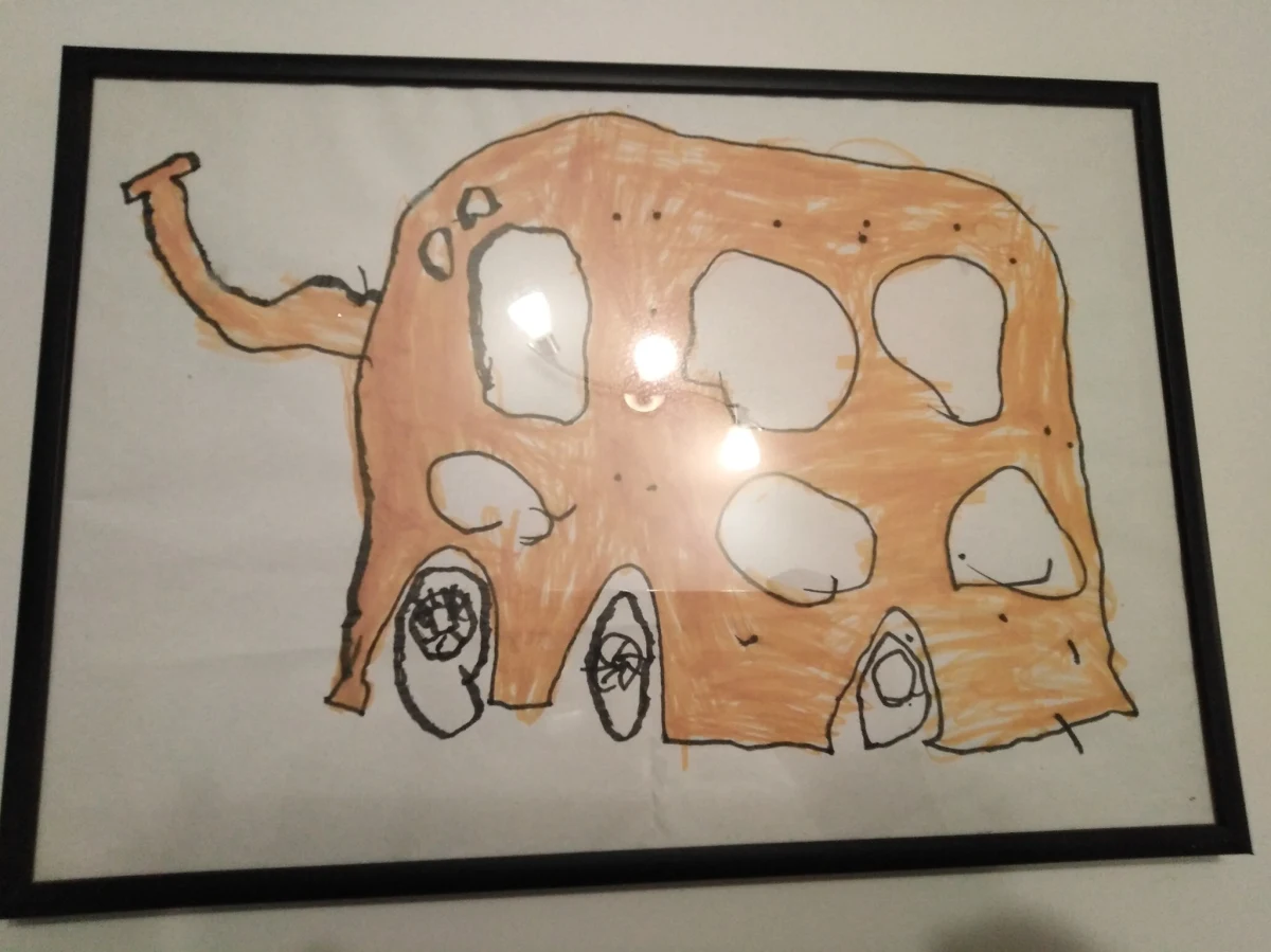 22 listopada obchodzimy Dzień Kredki. To zazwyczaj pierwsze narzędzie twórcze, które trafia w ręce małych dzieci. Bywa, że twórczy potencjał maluchów nie mieści się na kartce i przenosi się na ściany, meble i ubrania. Najfajniejsze w kredkach jest jednak to, że można przy ich pomocy wyczarować absolutnie wszystko. 